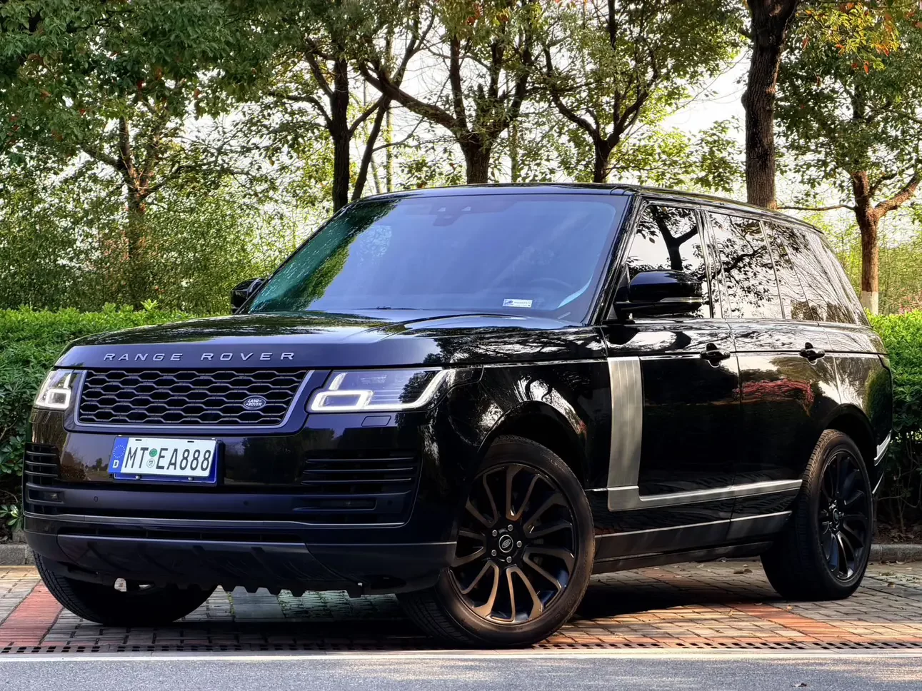 Land Rover range rover