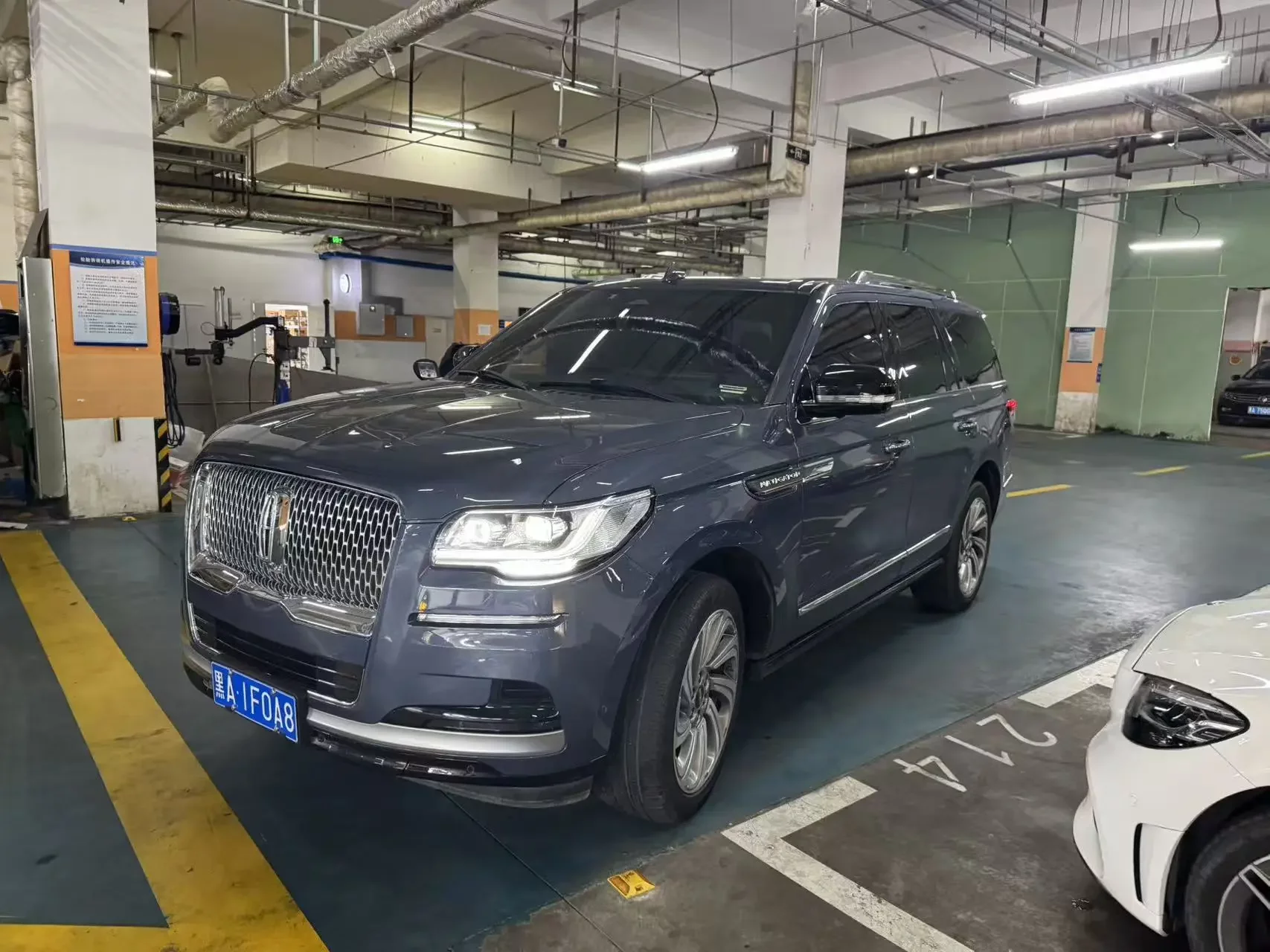 LINCOLN NAVIGATOR