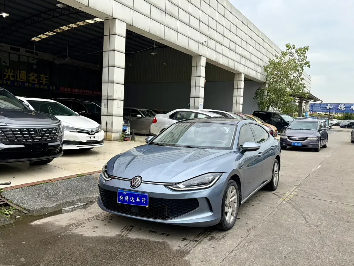 VOLKSWAGEN LAMANDO