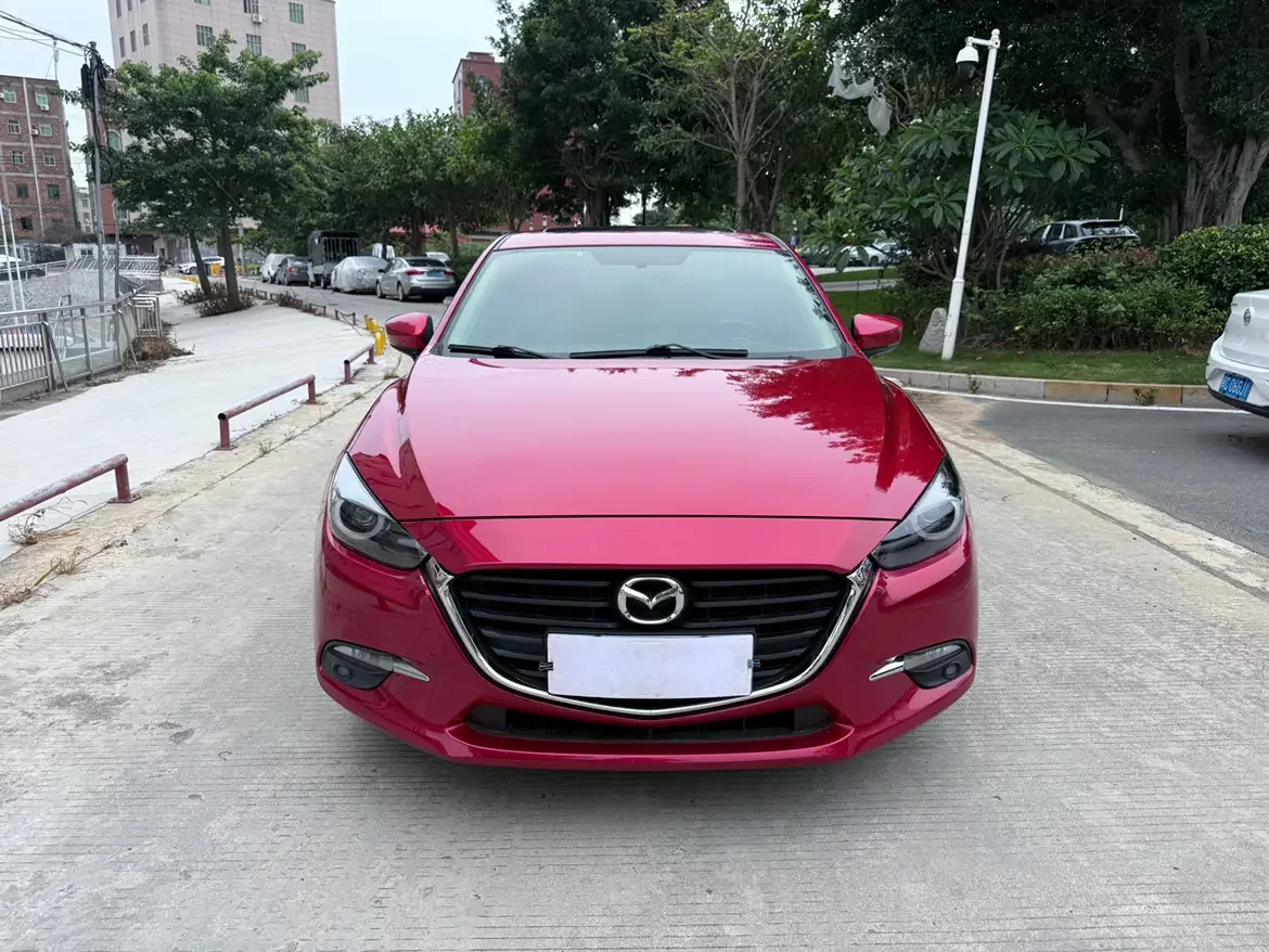 Mazda Axela (3)
