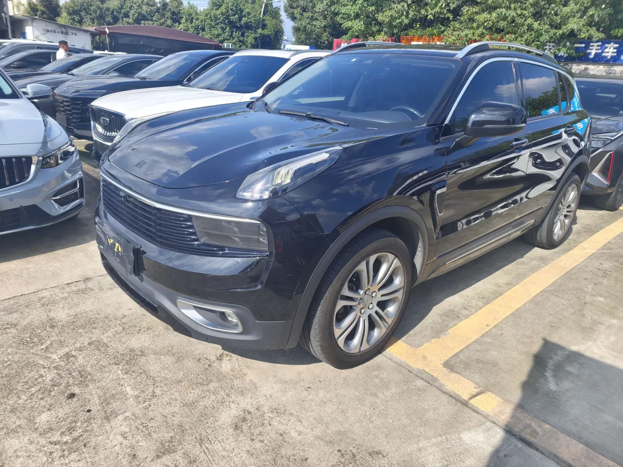 Lynk & Co 01