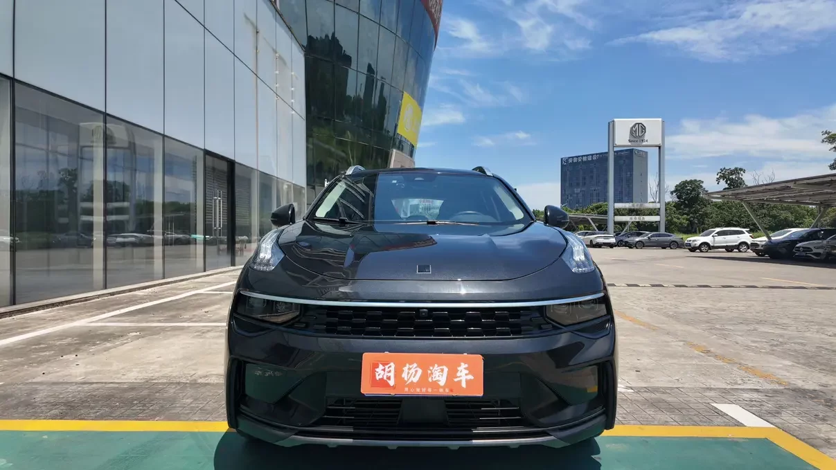 Lynk & Co 01