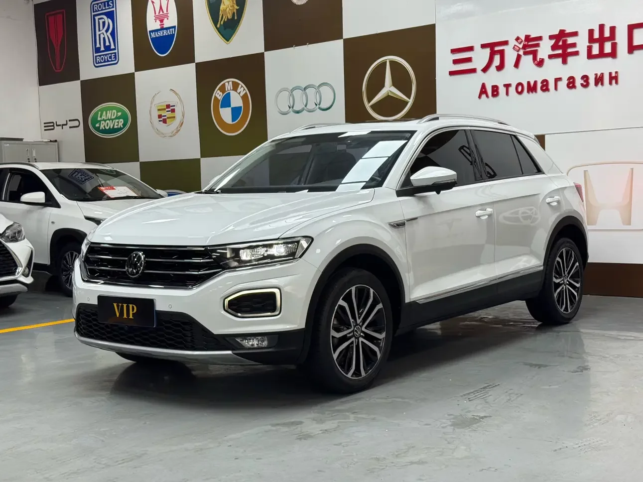 VOLKSWAGEN T-ROC