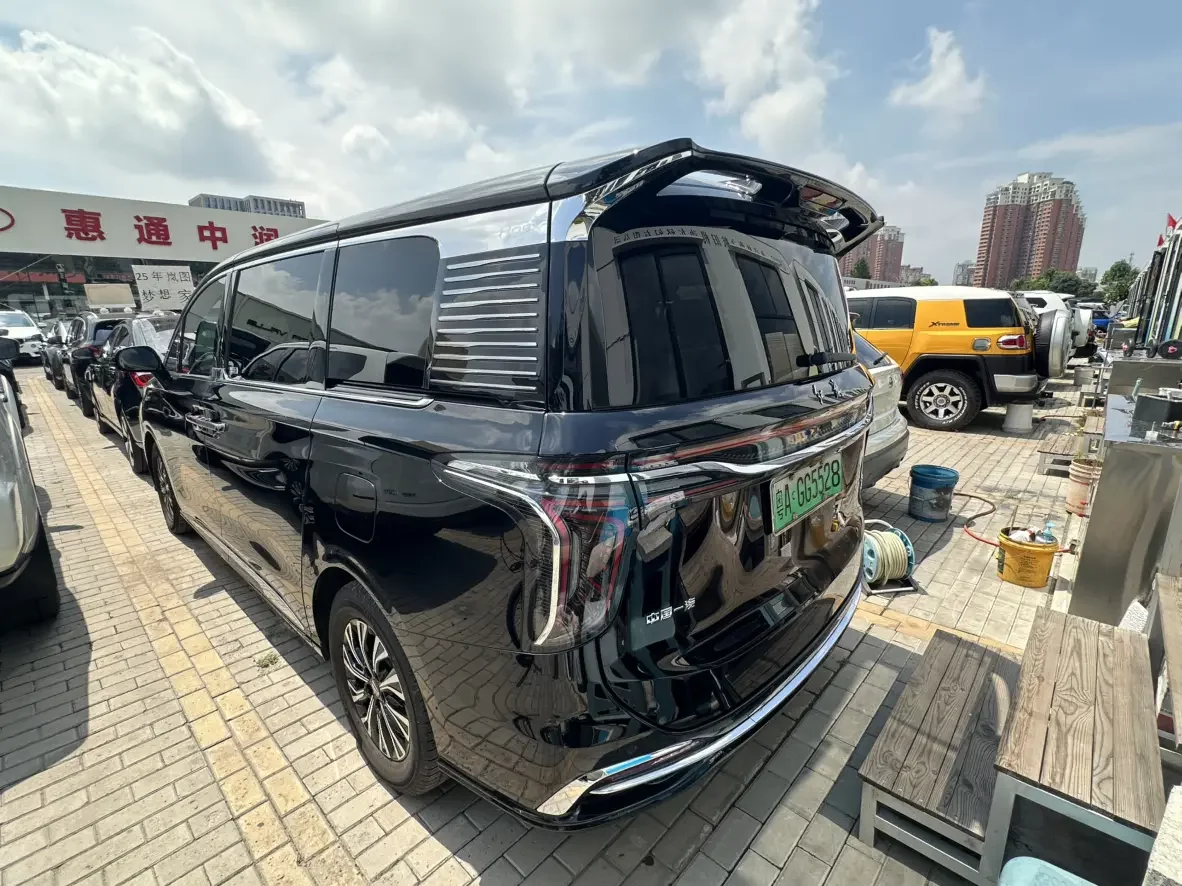 Hongqi HQ9 PHEV