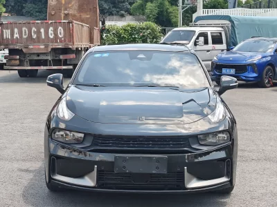 Lynk & Co 03