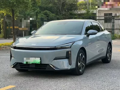 Geely Galaxy L6