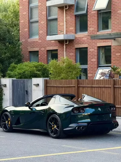 Ferrari 812