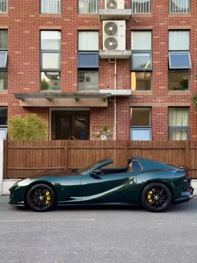 Ferrari 812