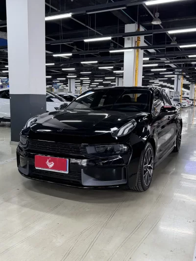 Lynk & Co 03