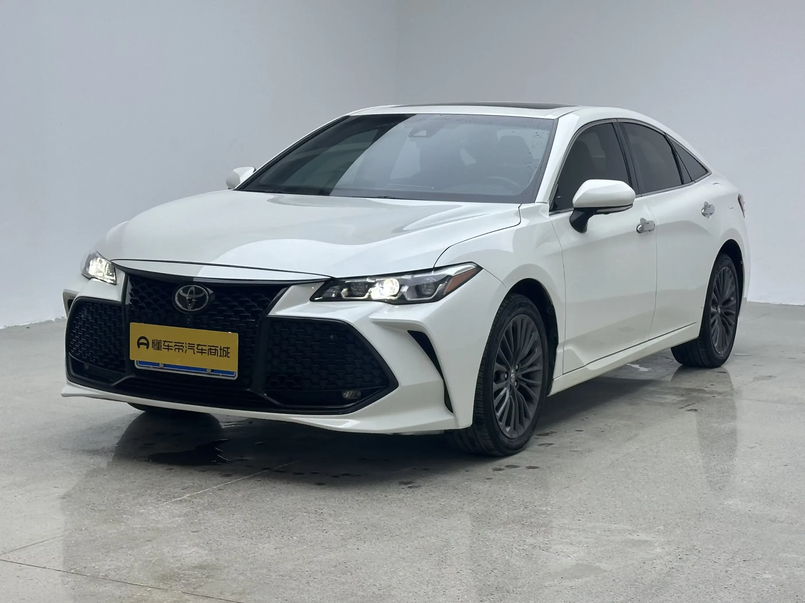 Toyota Avalon (asian dragon)