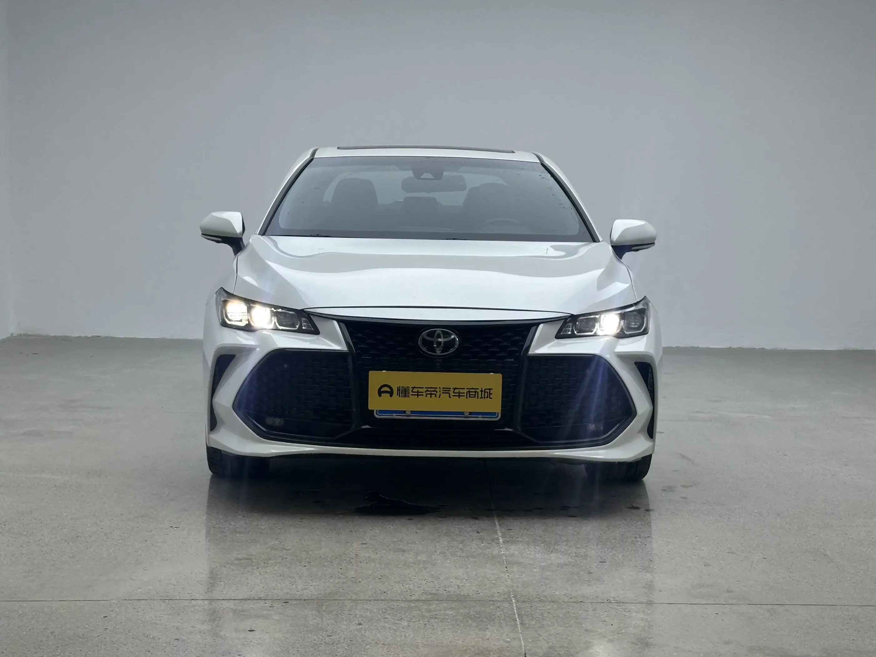 Toyota Avalon (asian dragon)