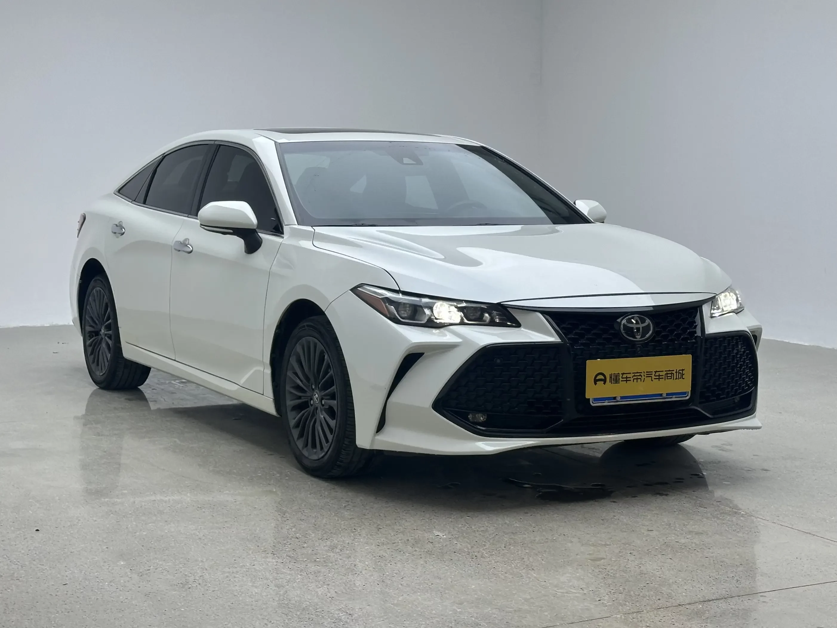 Toyota Avalon (asian dragon)