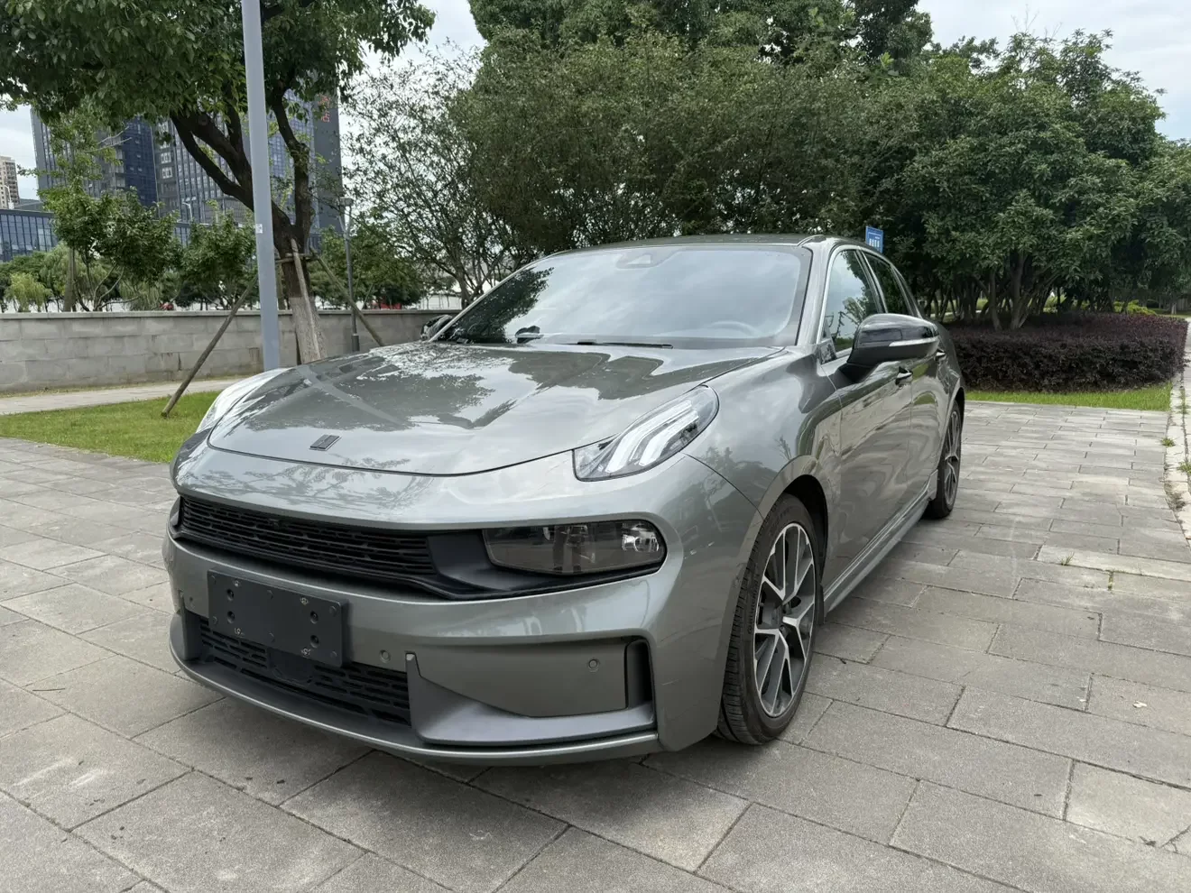 Lynk & Co 03