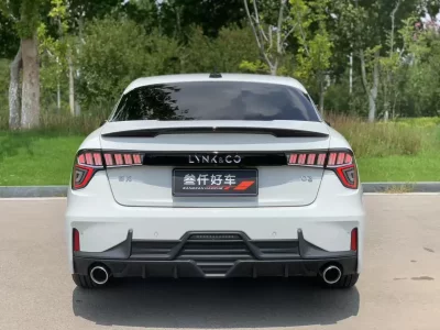 Lynk & Co 03