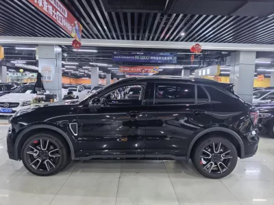 Lynk & Co 01