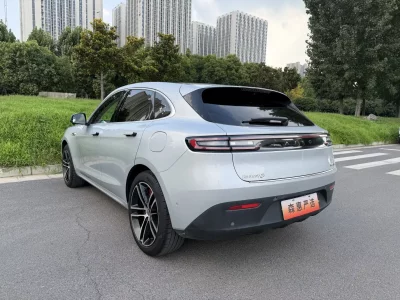AITO M5