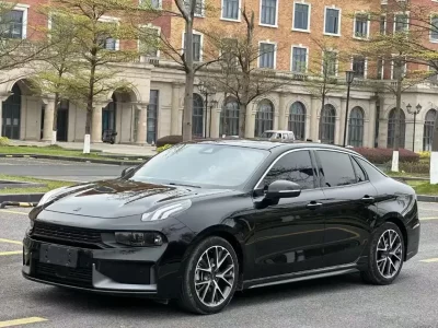 Lynk & Co 03