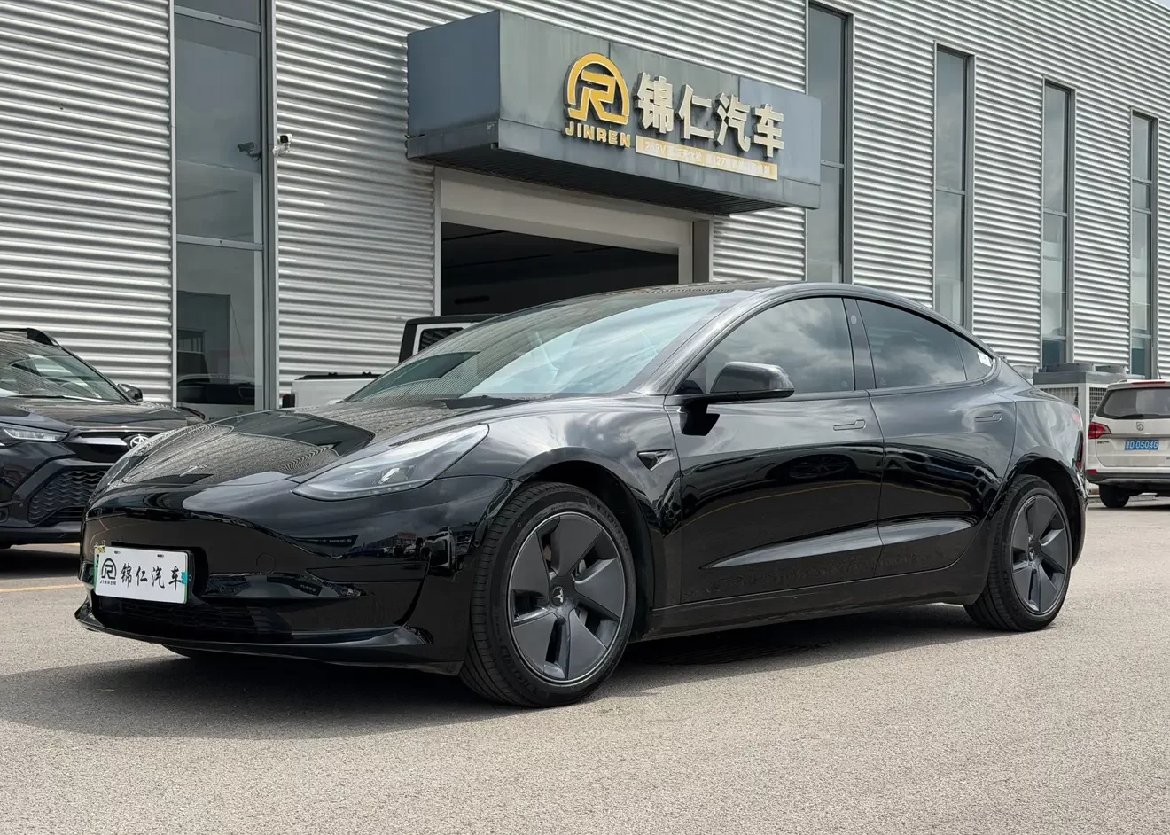 TESLA MODEL 3