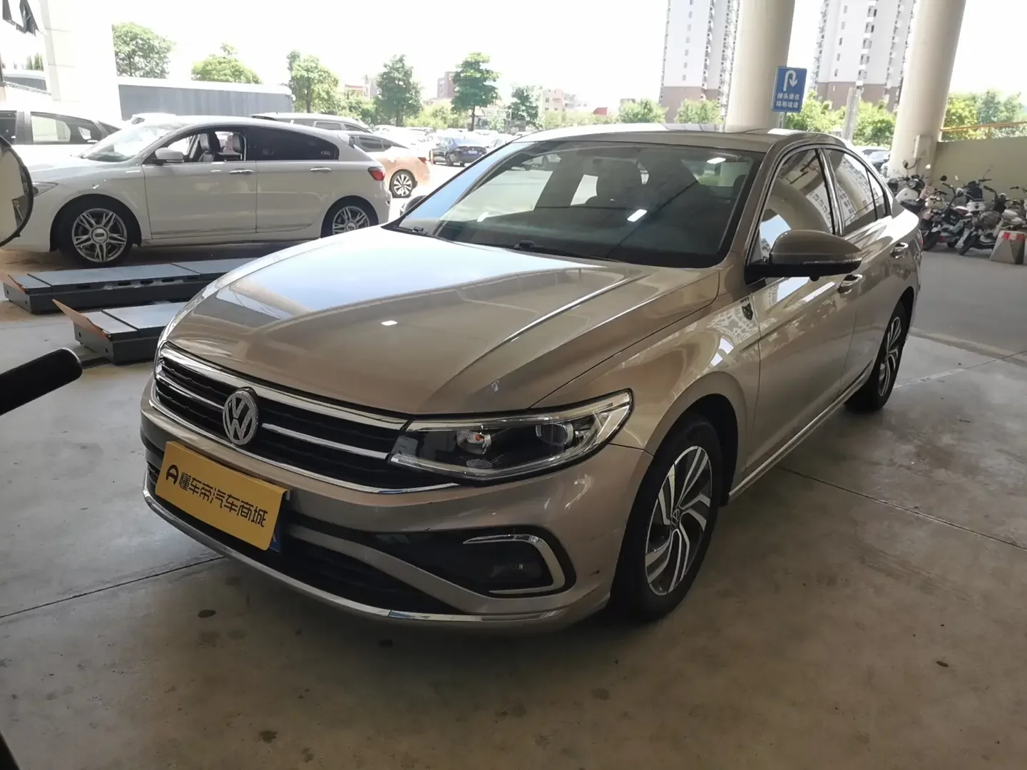 VOLKSWAGEN BORA