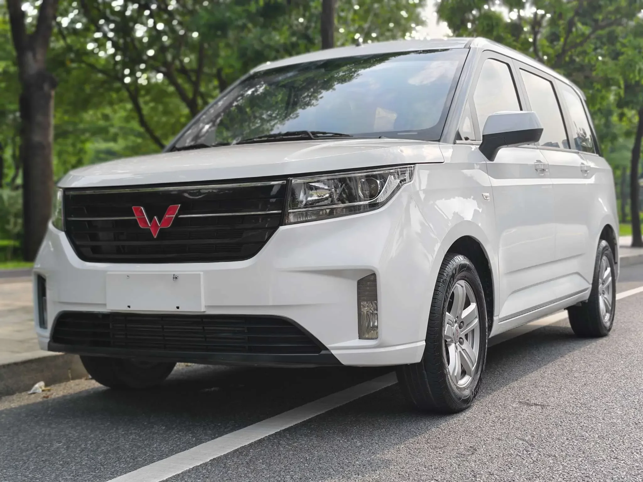 Wuling Hongguang PLUS