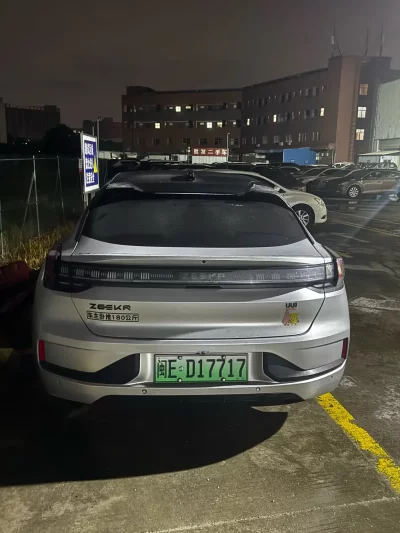 ZEEKR 001