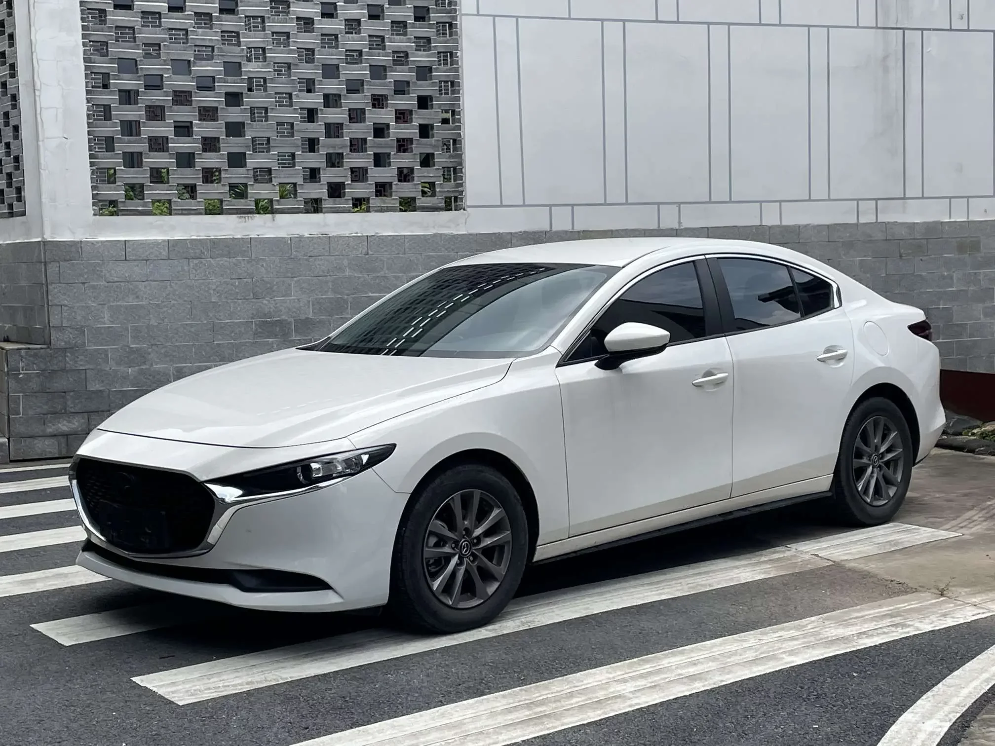 Mazda Axela (3)