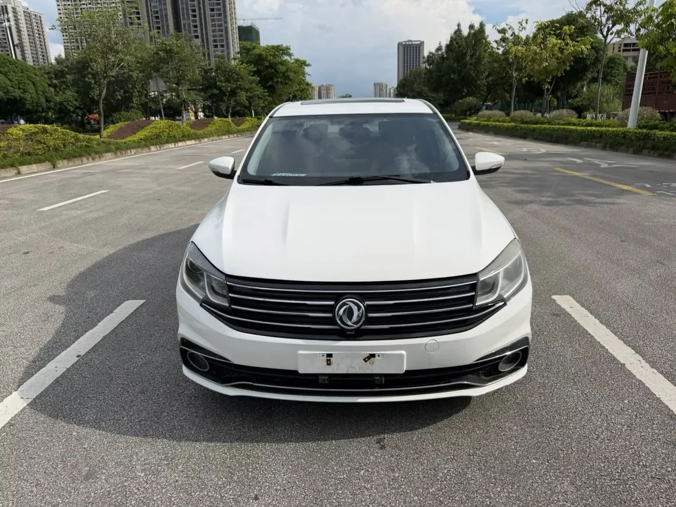 Forthing Jingyi S50  из Китая
