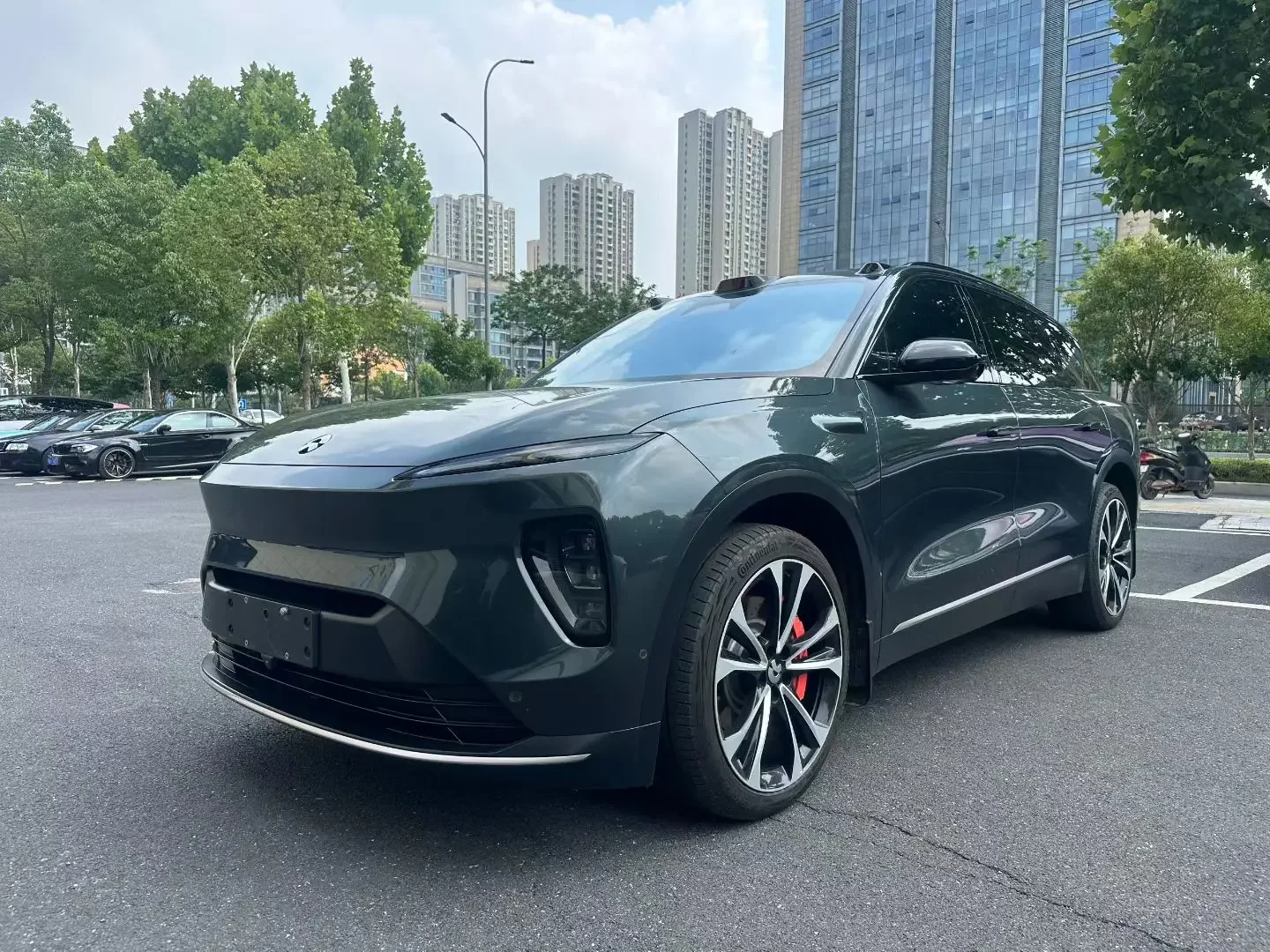 NIO ES8