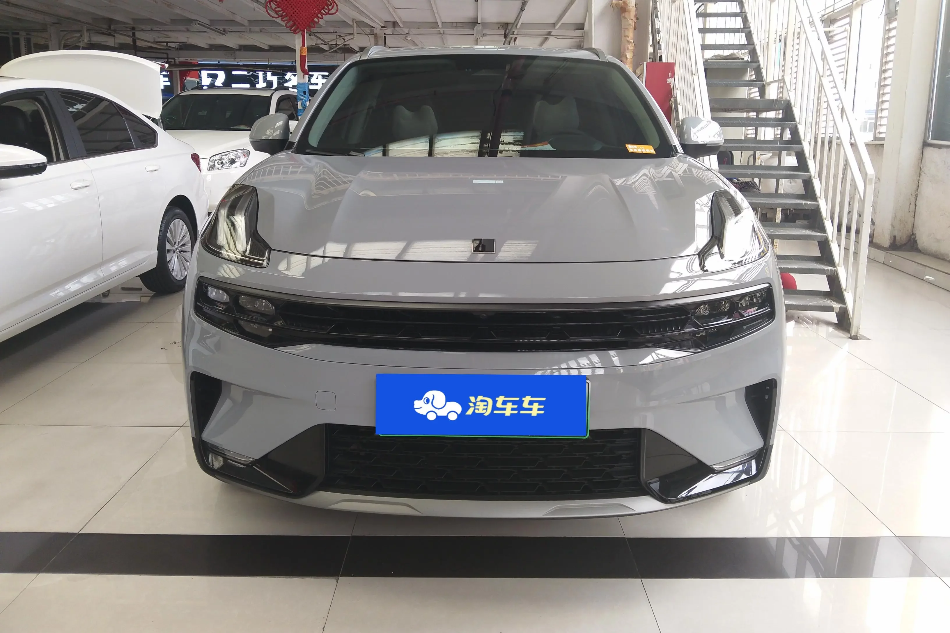 Lynk & Co 06 EM-P