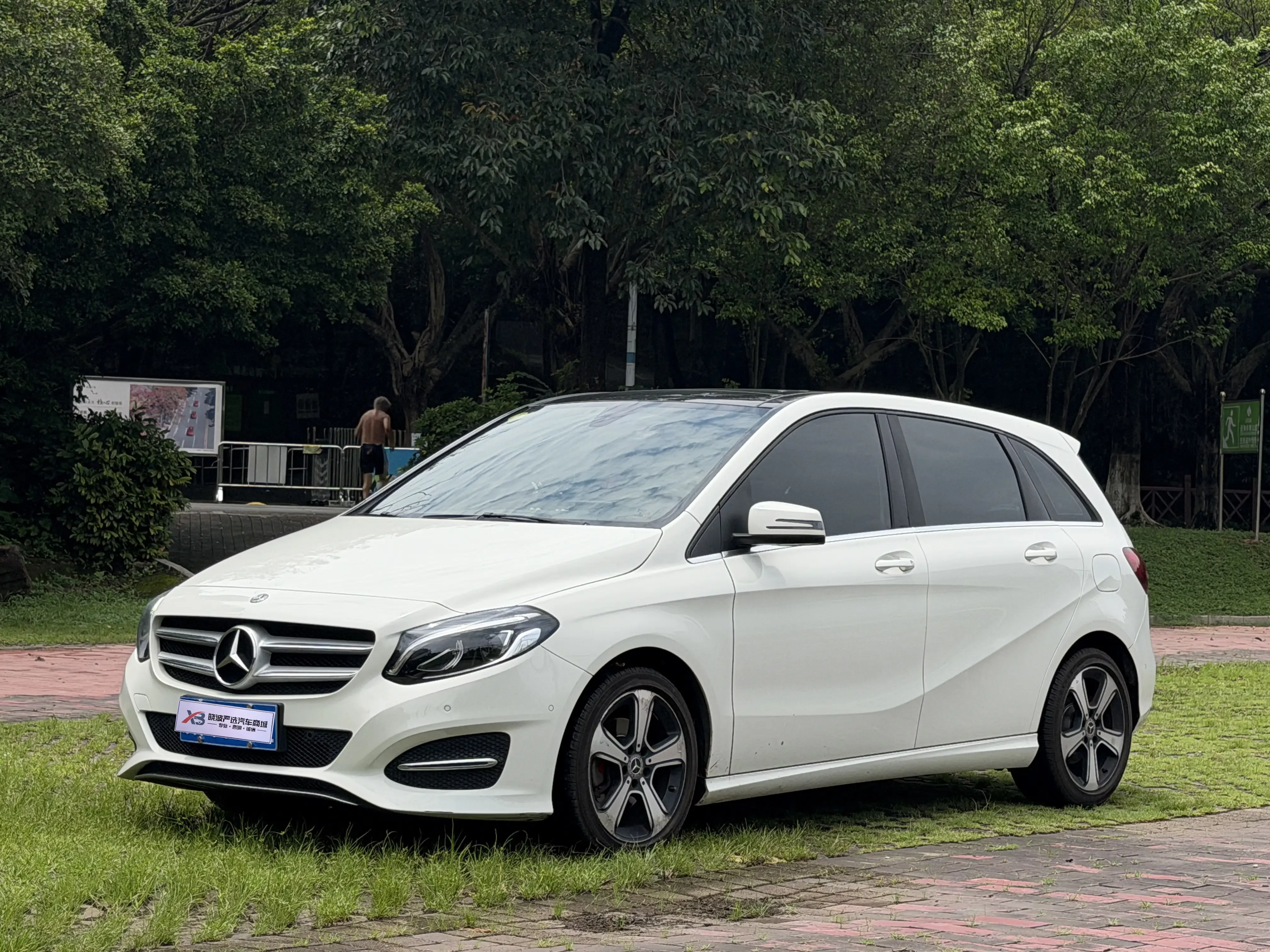 Mercedes-Benz B Class