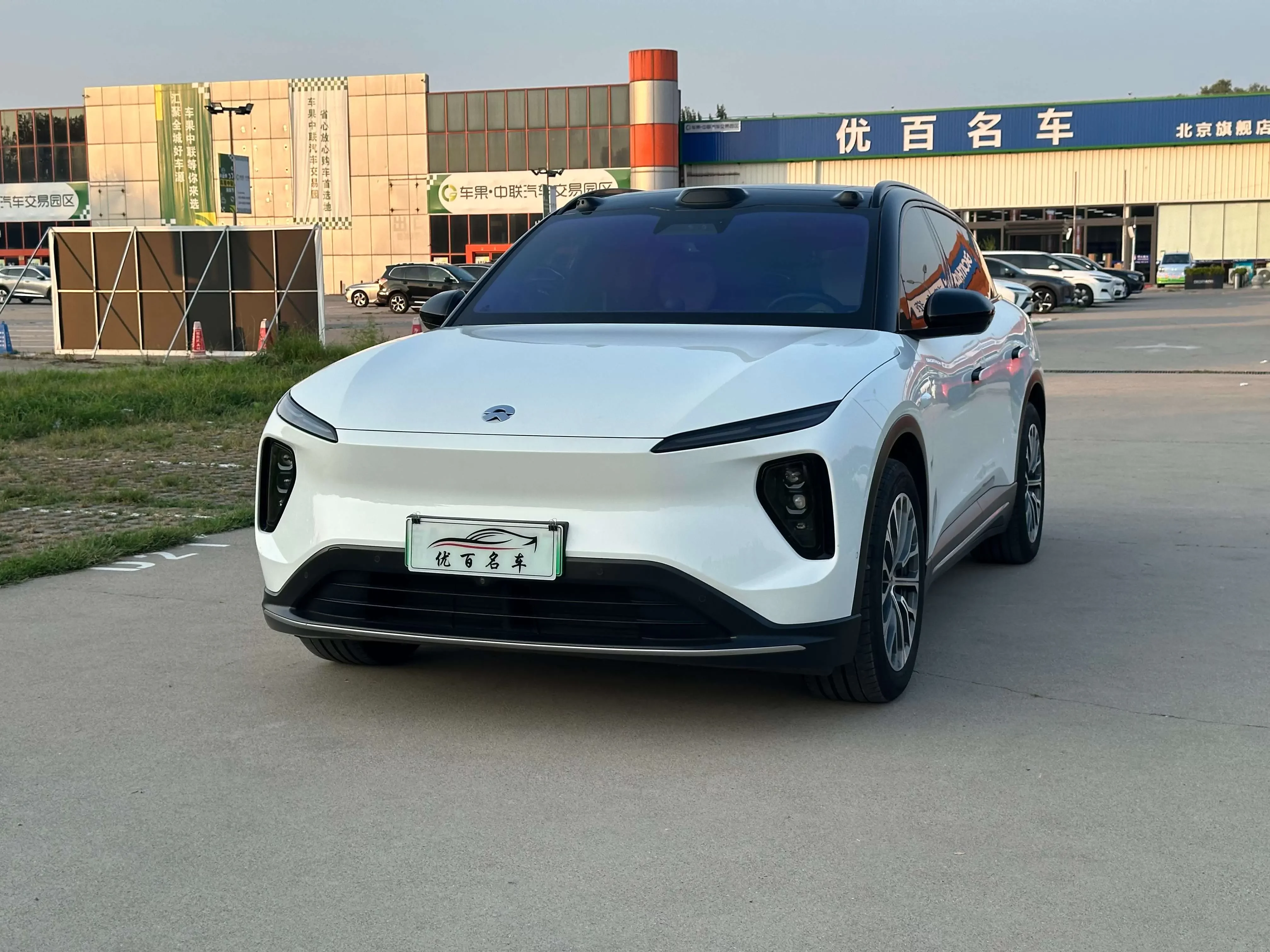 NIO ES6