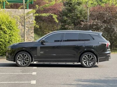 Lynk & Co 09 EM-P