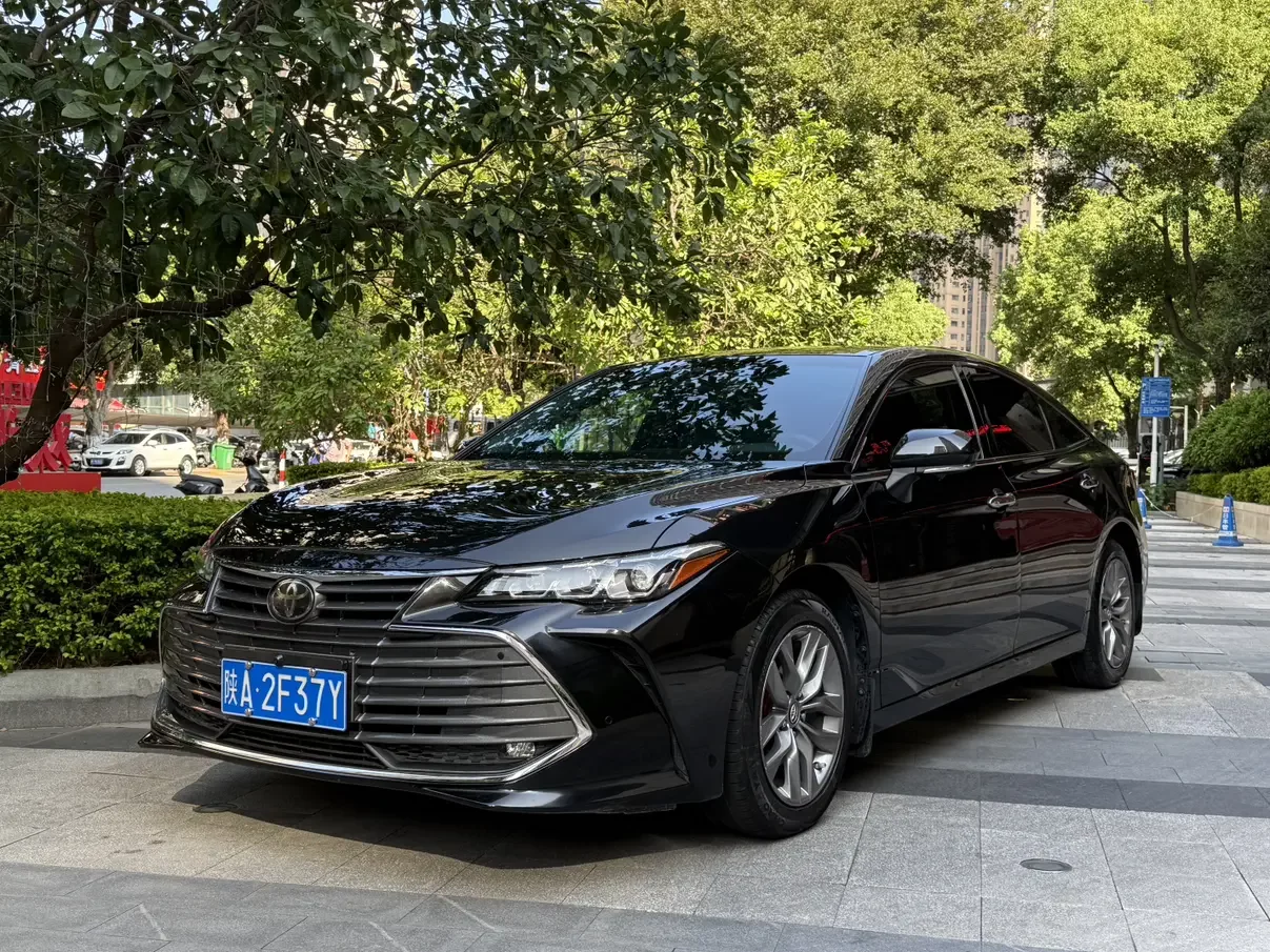 Toyota Avalon (asian dragon)
