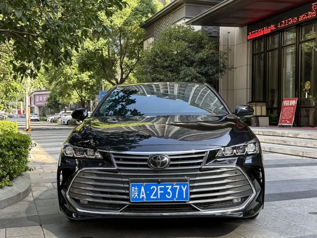 Toyota Avalon (asian dragon)