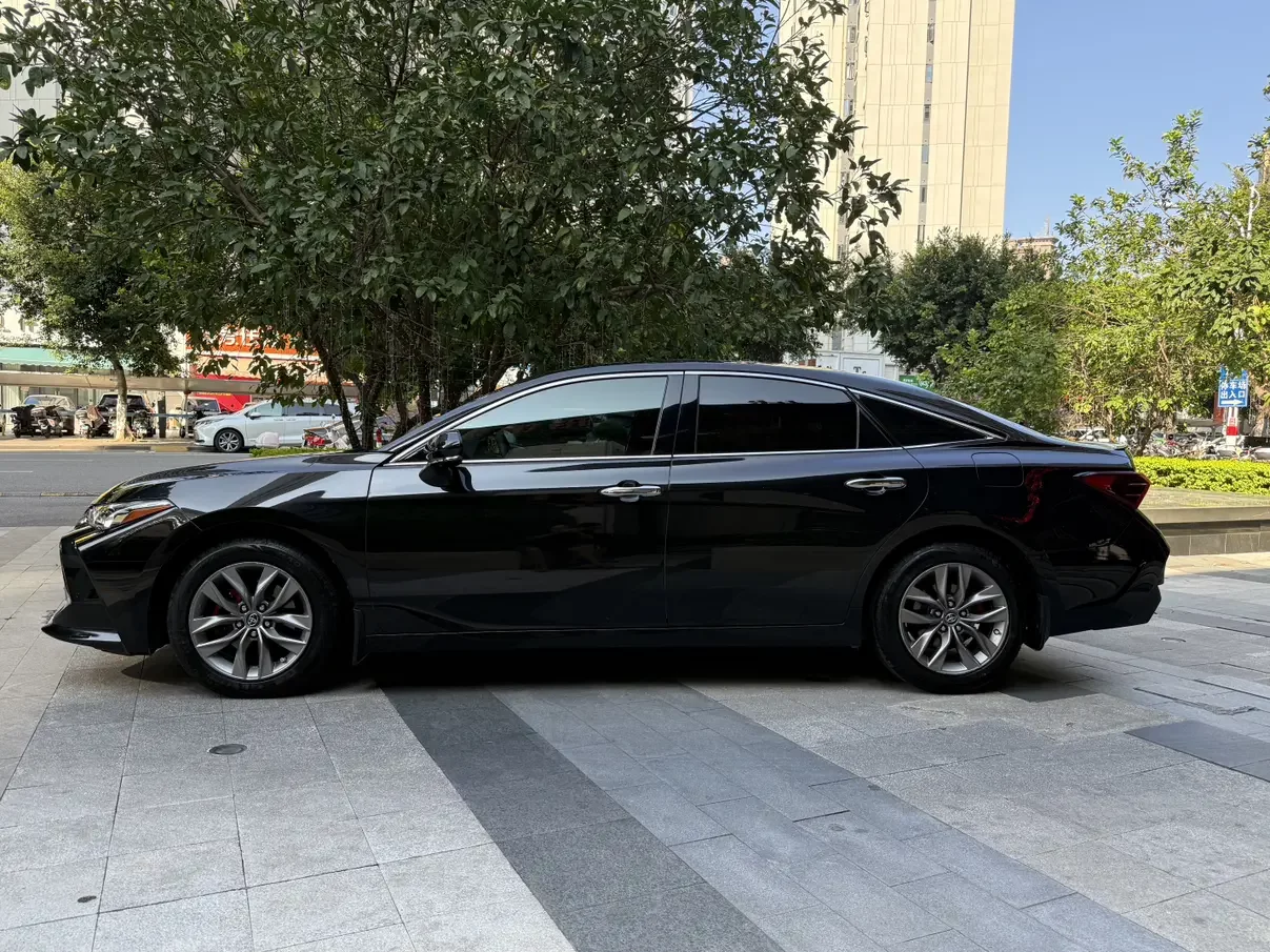 Toyota Avalon (asian dragon)