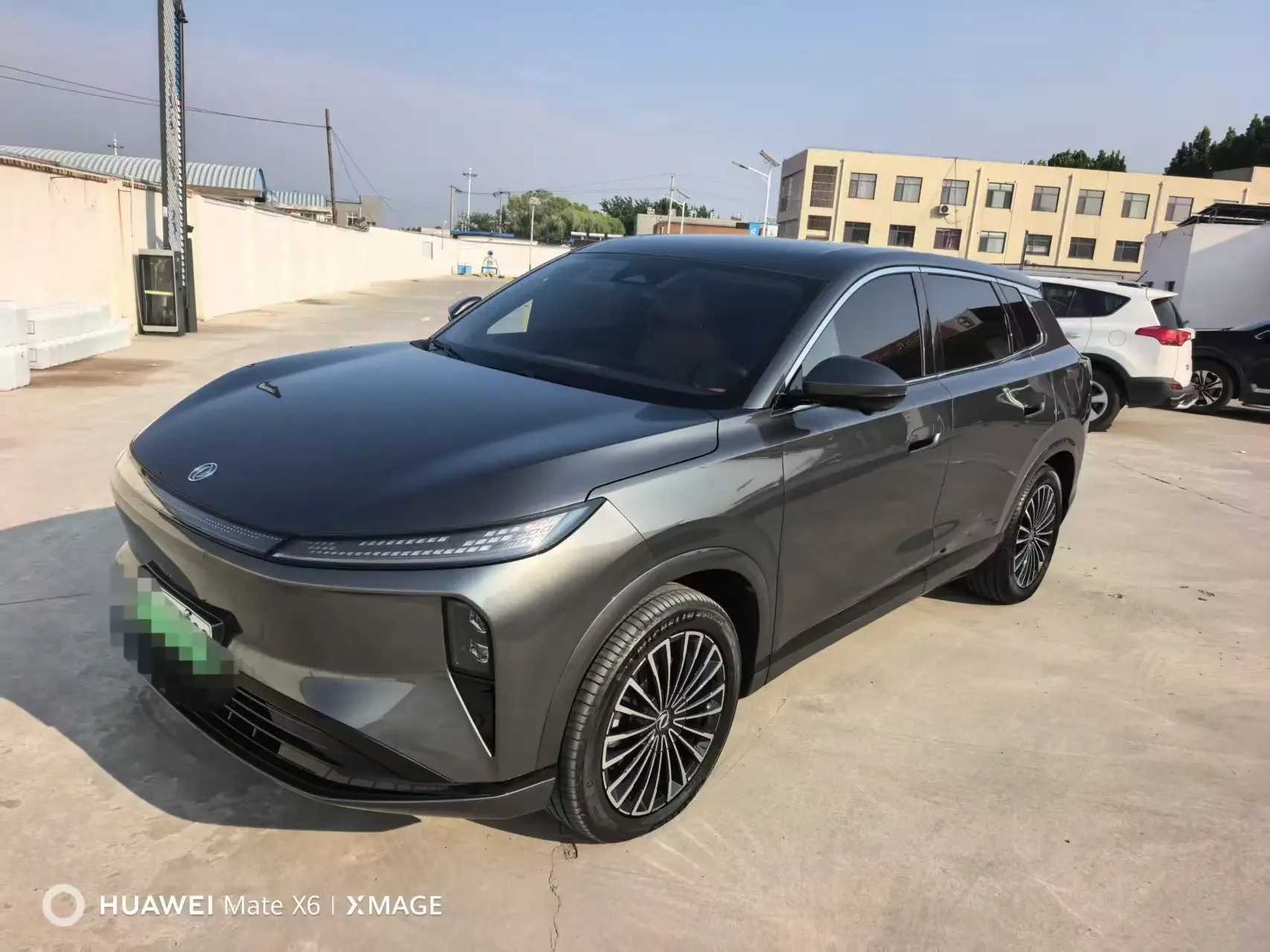 Dongfeng Fengshen L8 PHEV
