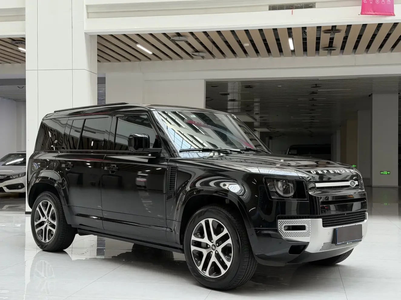 Land Rover guard