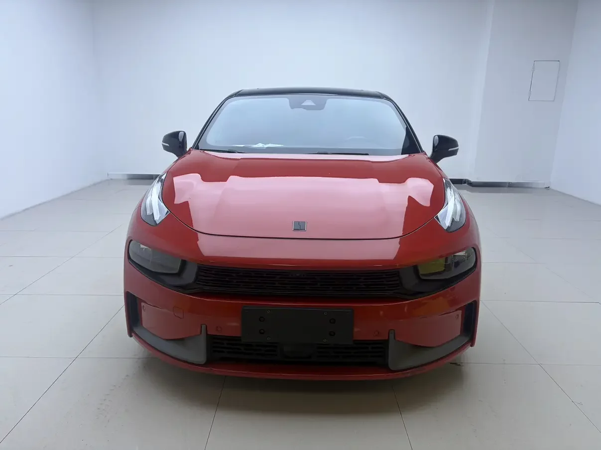 Lynk & Co 03