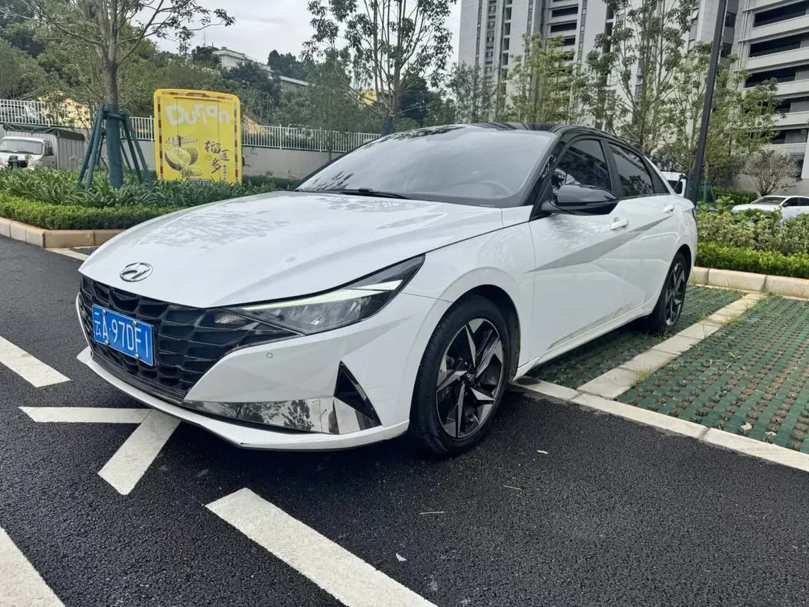 Hyundai Elantra