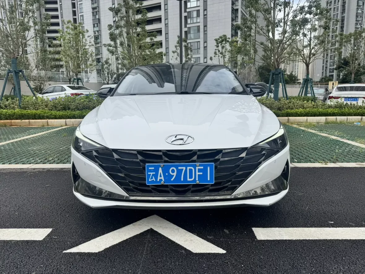 Hyundai Elantra