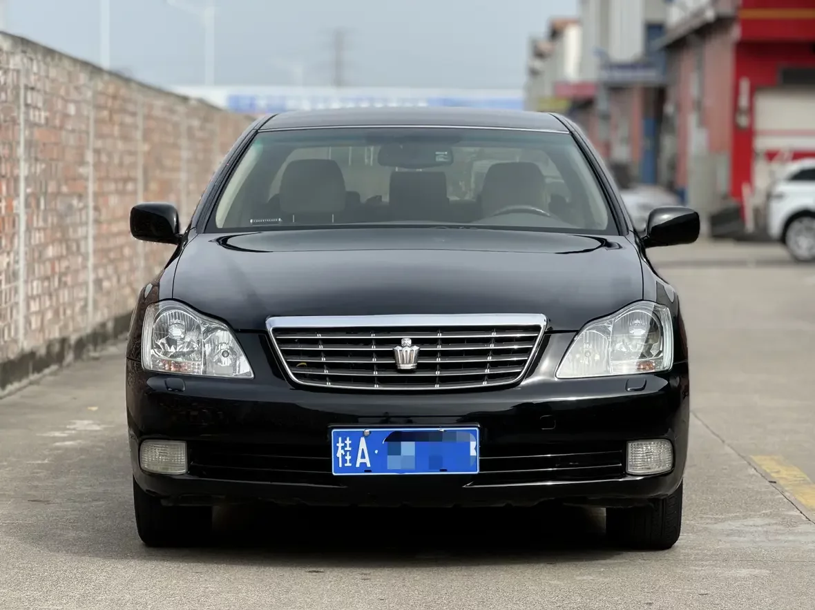 Toyota crown