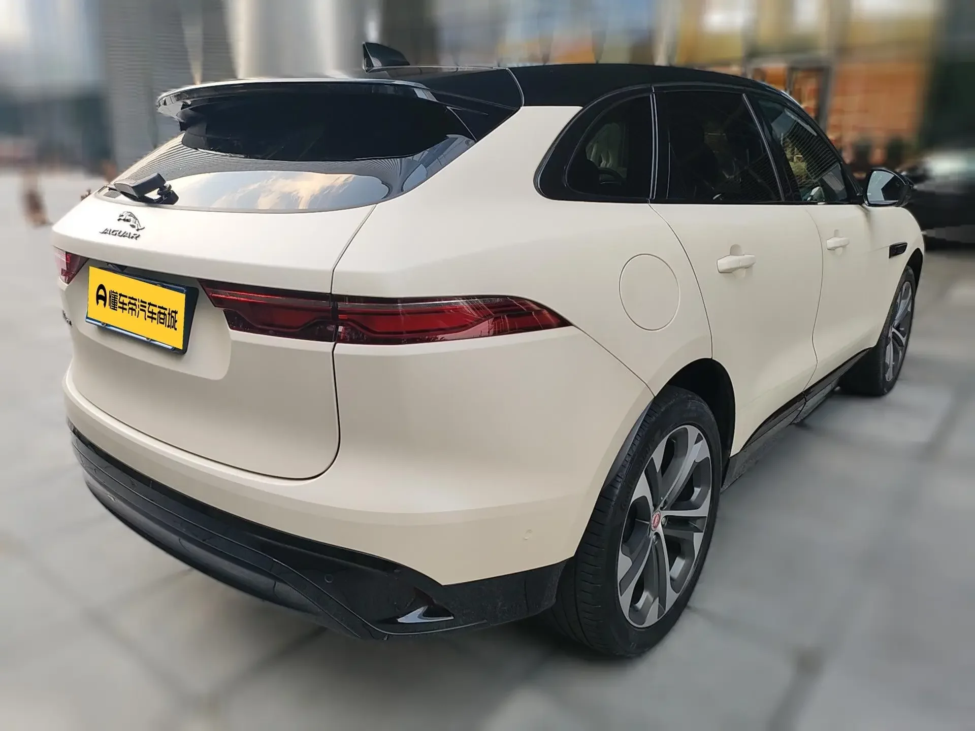 Jaguar F-PACE