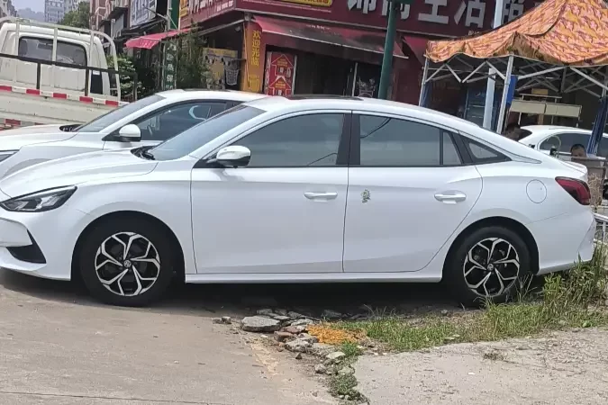 MG 5