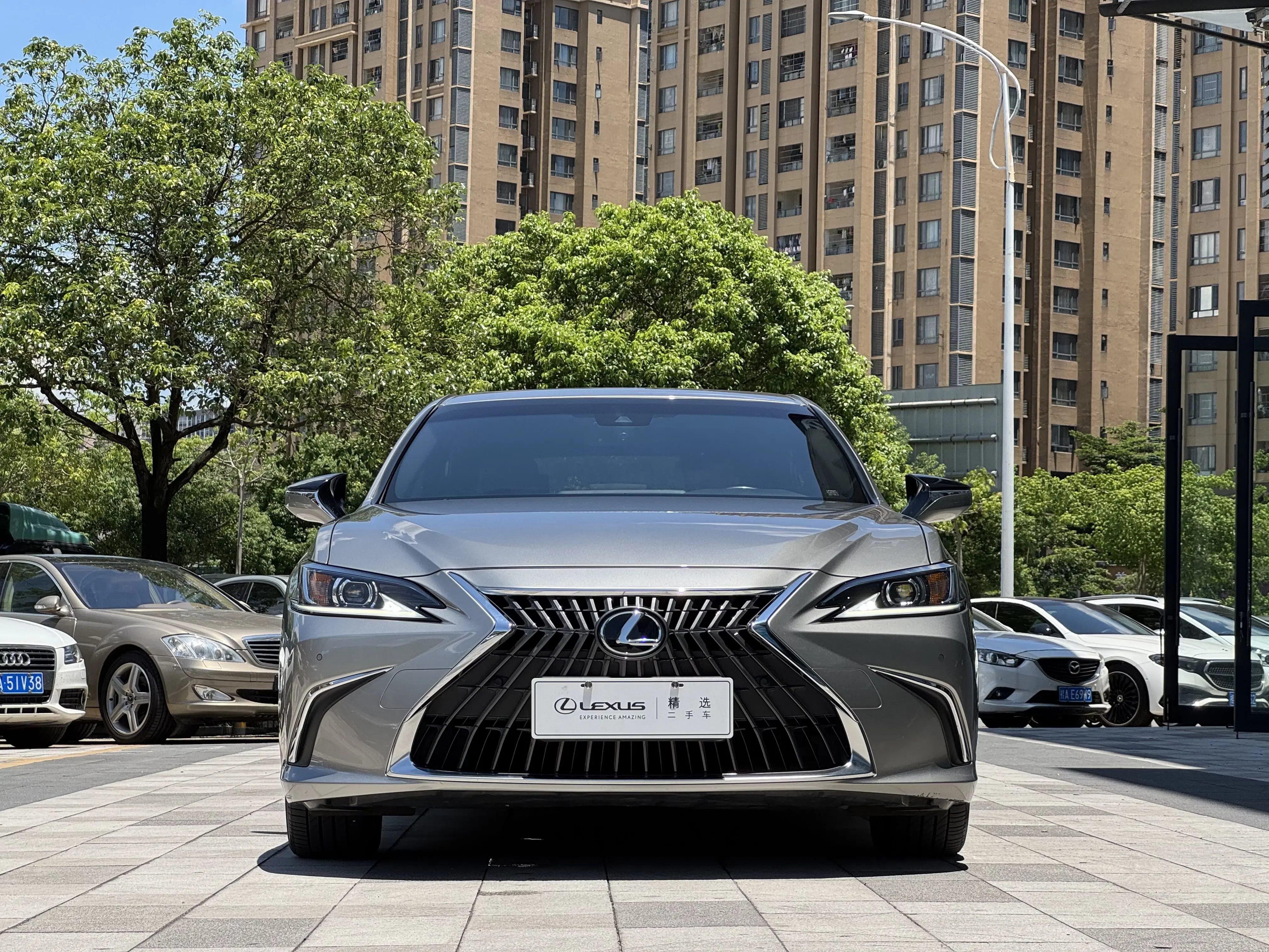 Lexus ES