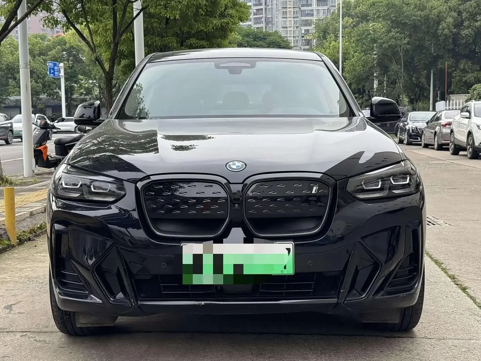BMW iX3