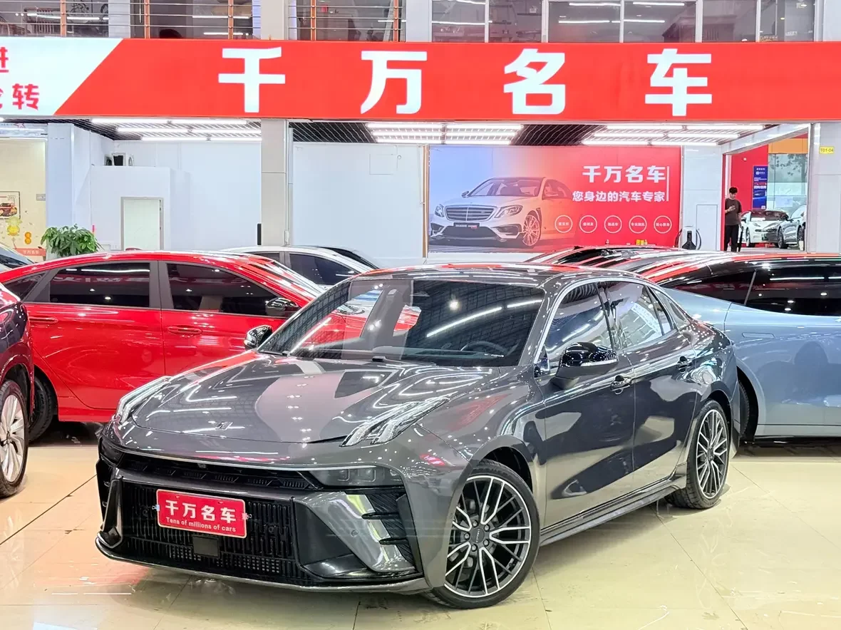 Lynk & Co 03