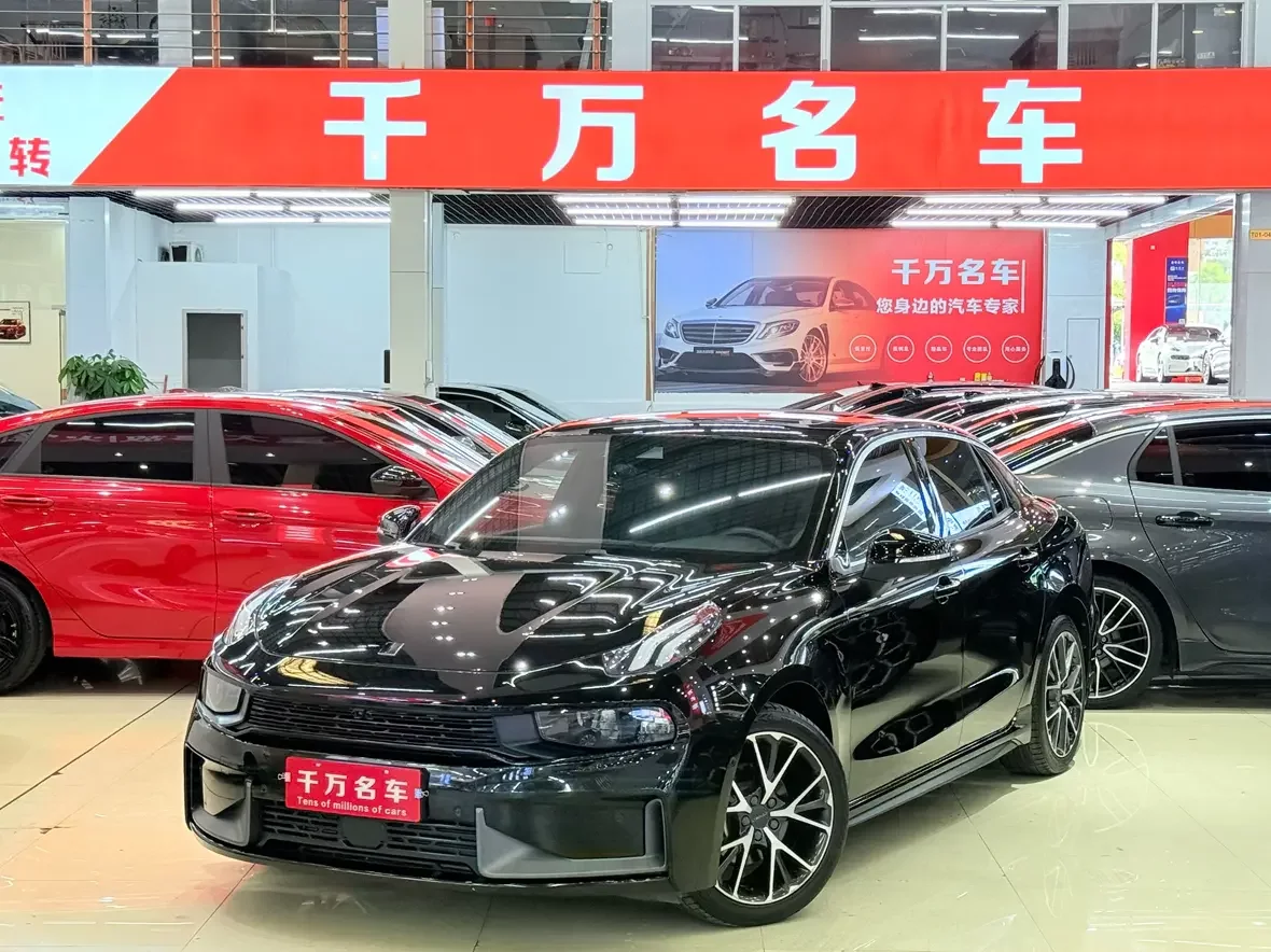 Lynk & Co 03