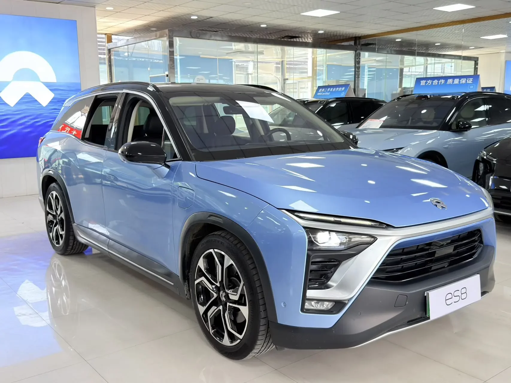 NIO ES8