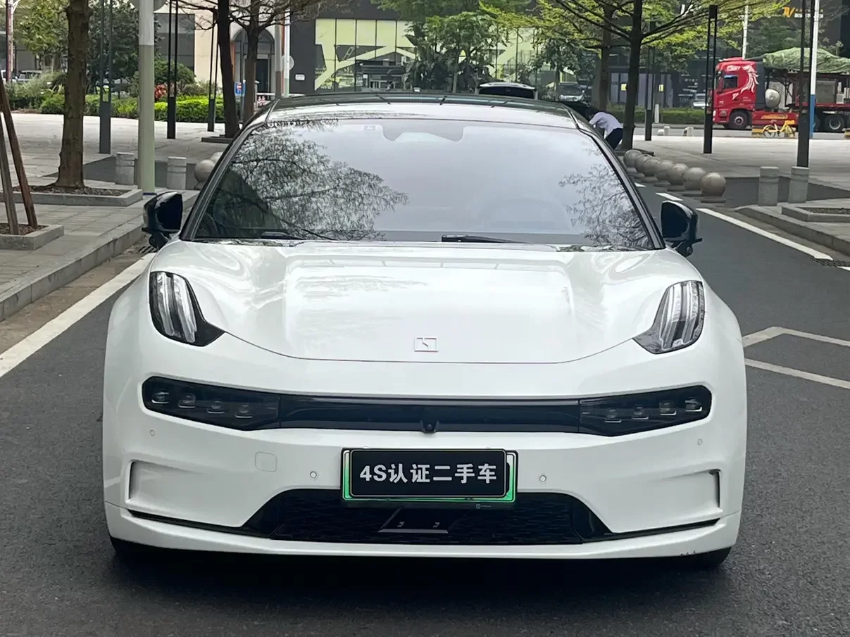 ZEEKR 001