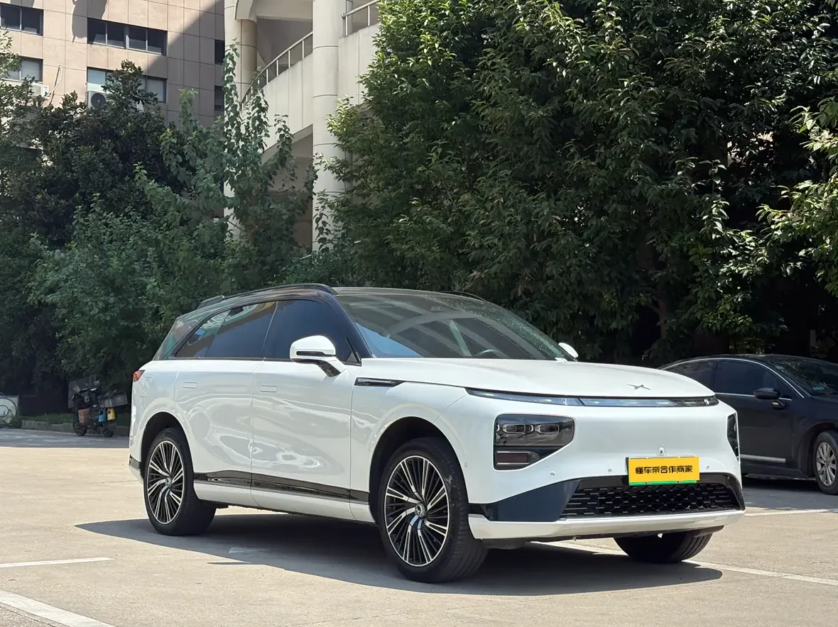 Xpeng G9